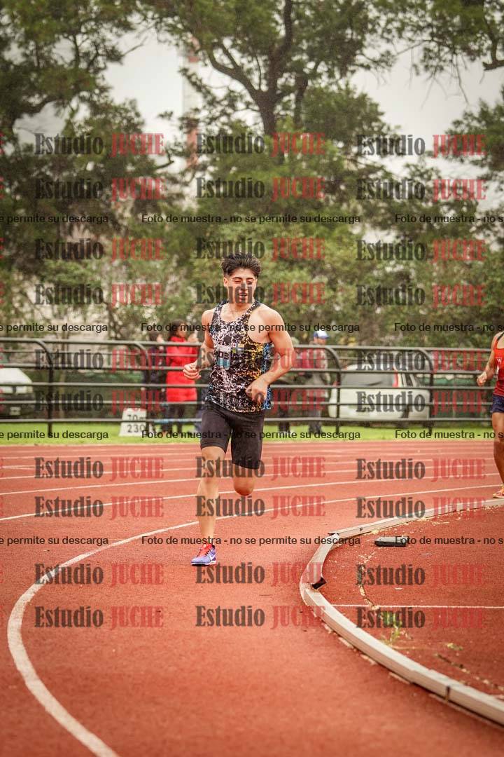 Fotos de los 800 m llanos de varones