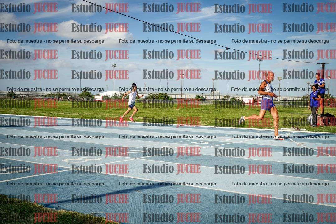 Fotos de los 400 m llanos de varones