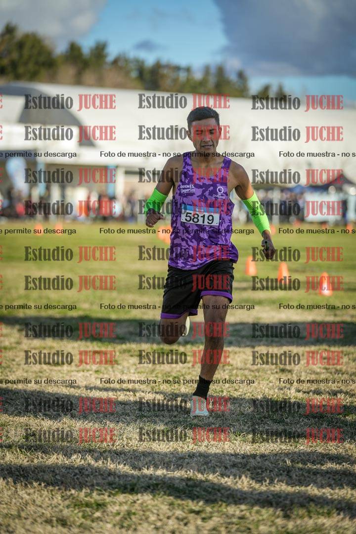 Fotos de la llegada de las postas 4 x 1000 m mixtas