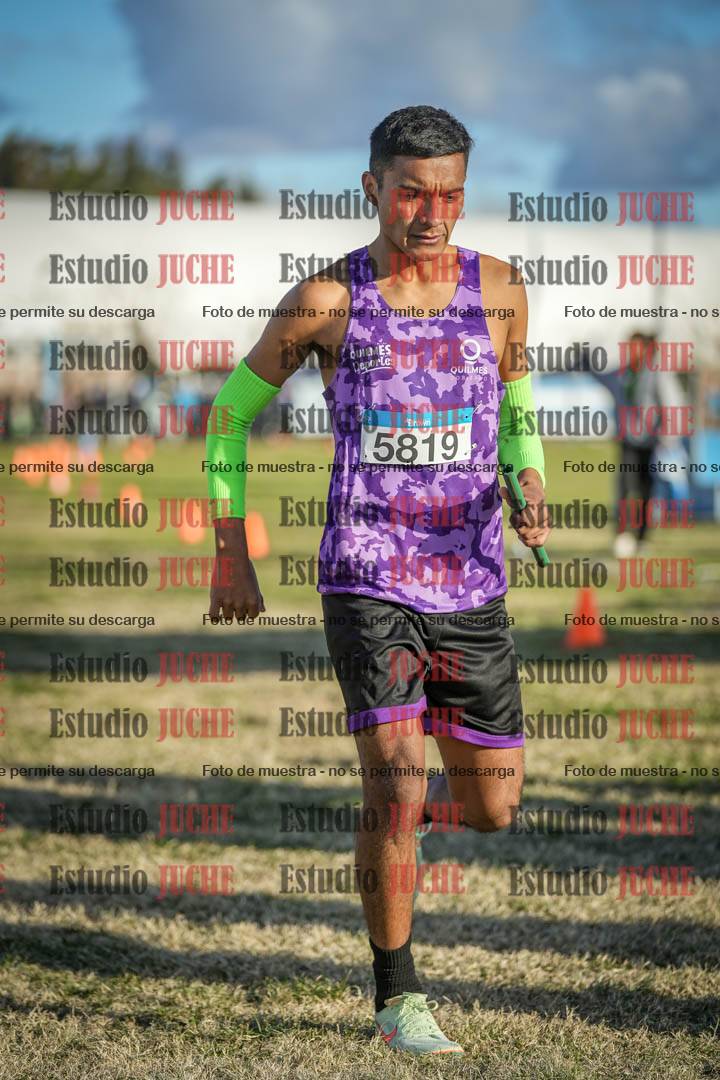Fotos de la llegada de las postas 4 x 1000 m mixtas