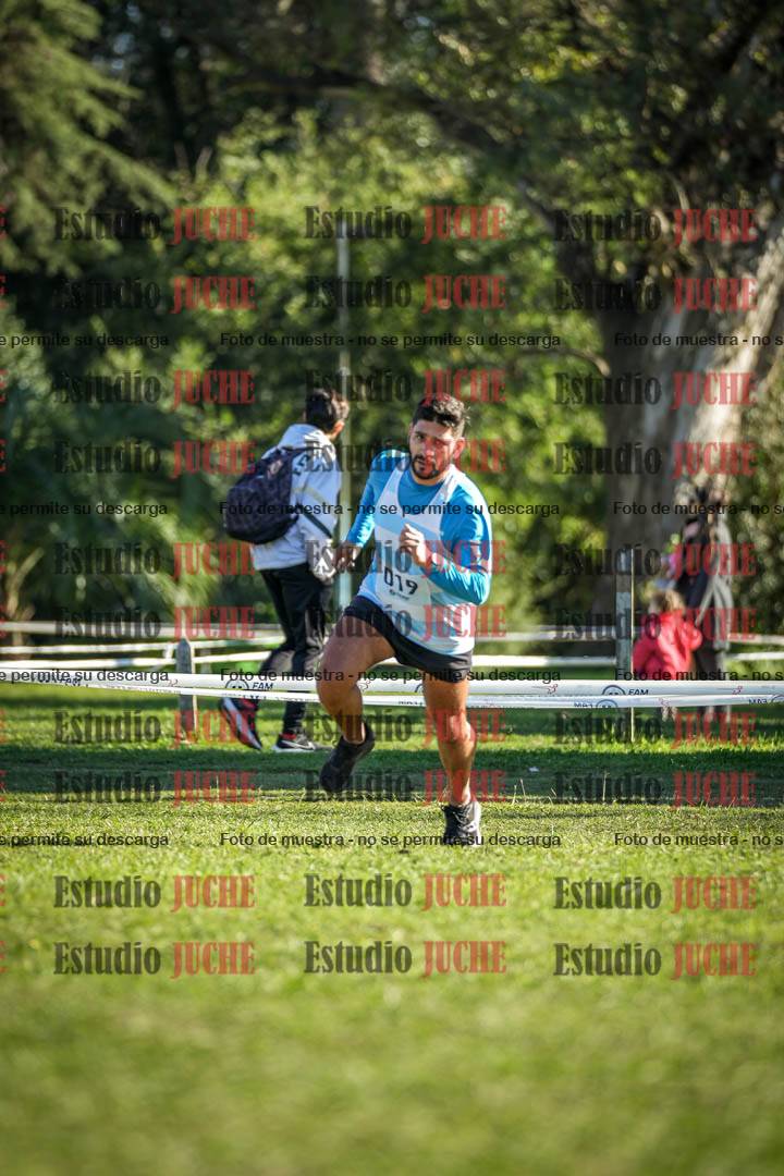 Fotos de la llegada del cross de 4000 m - varones