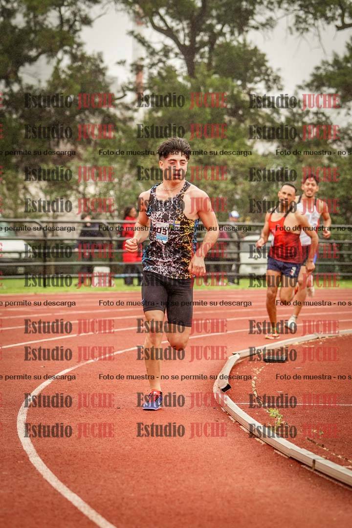 Fotos de los 800 m llanos de varones