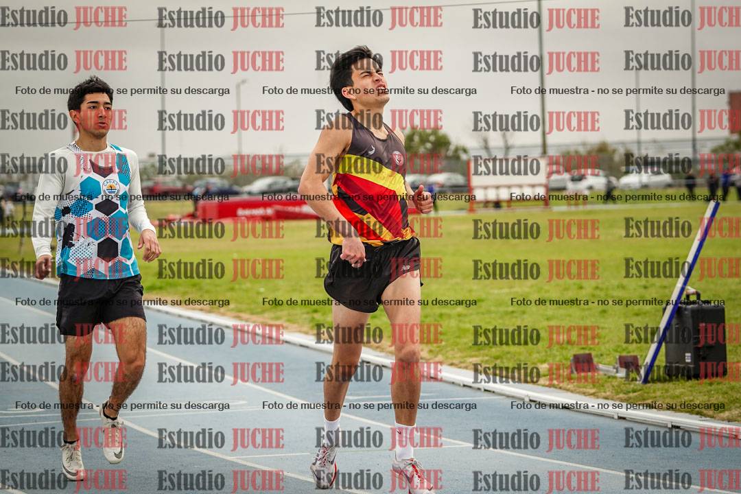 Fotos de los 400 m llanos de varones
