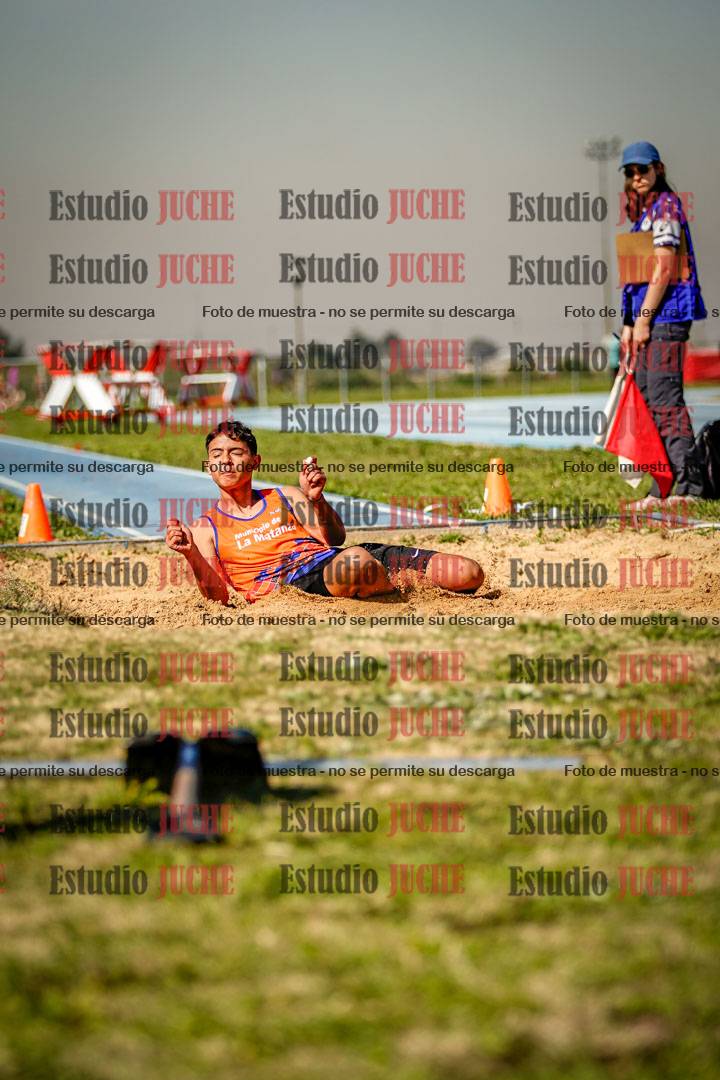 Fotos del salto en largo de varones