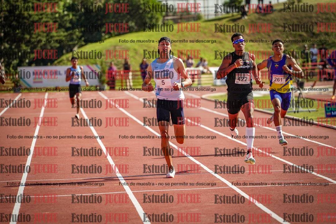 Fotos de los 400 m llanos de varones