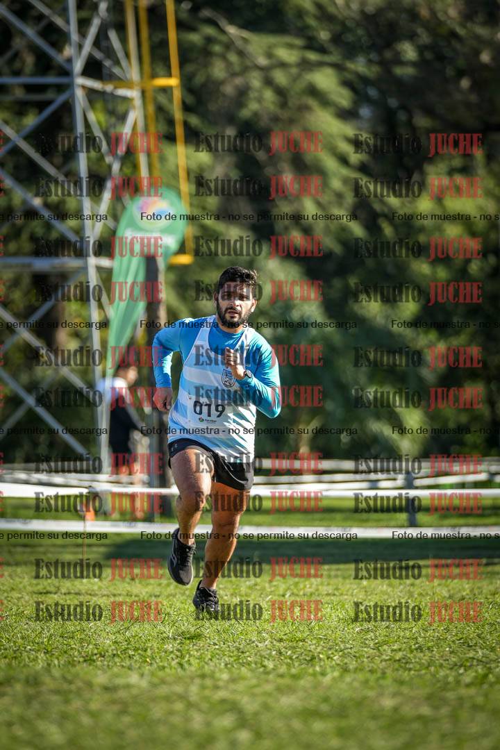 Fotos de la llegada del cross de 4000 m - varones