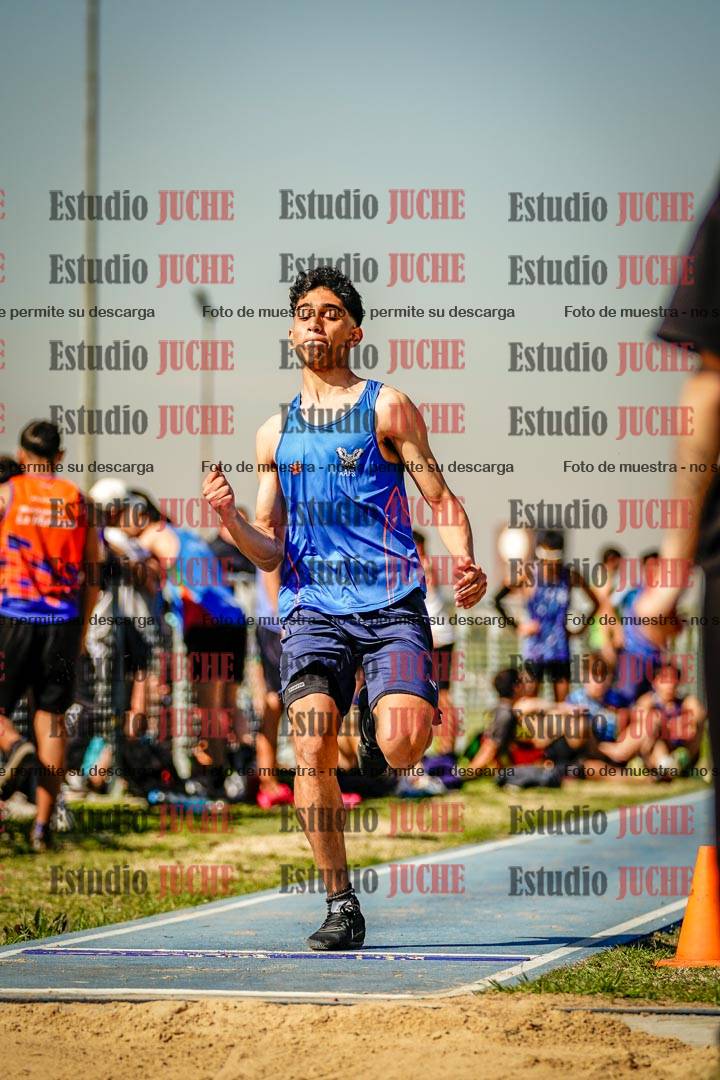 Fotos del salto en largo de varones