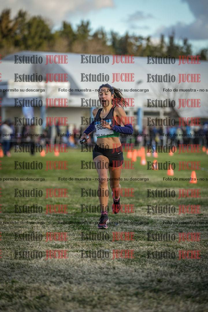 Fotos de la llegada de las postas 4 x 1000 m mixtas