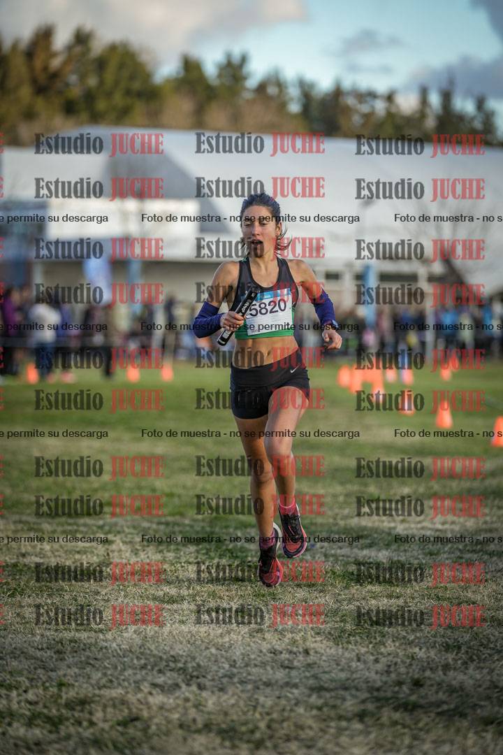 Fotos de la llegada de las postas 4 x 1000 m mixtas