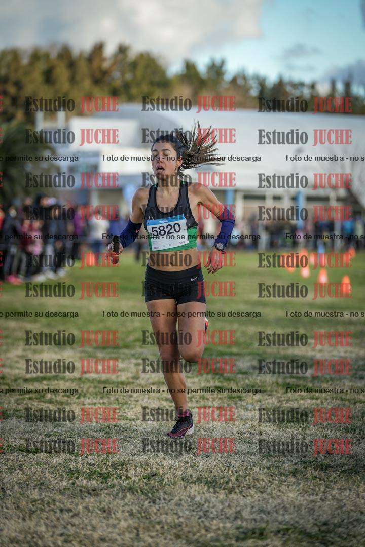 Fotos de la llegada de las postas 4 x 1000 m mixtas