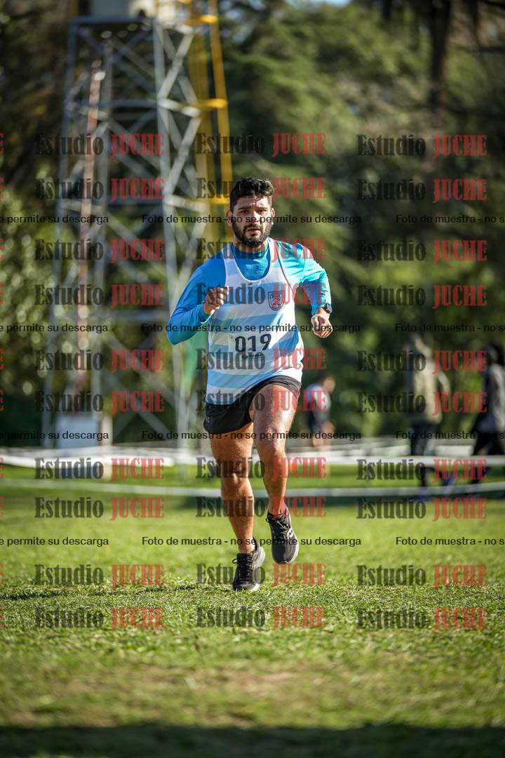 Fotos de la llegada del cross de 4000 m - varones