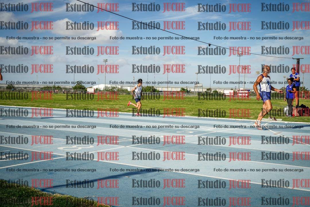 Fotos de los 400 m llanos de varones