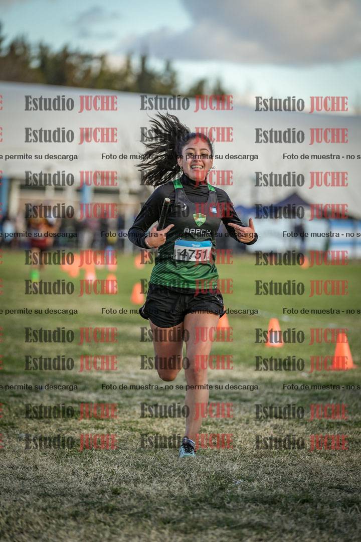 Fotos de la llegada de las postas 4 x 1000 m mixtas