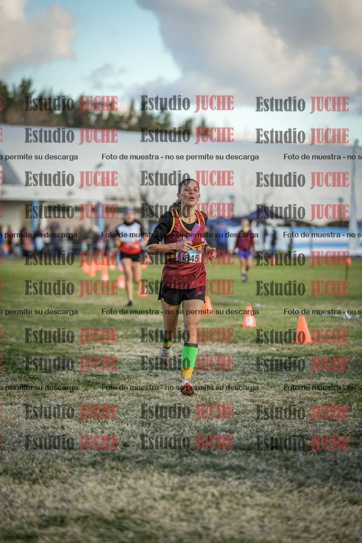 Fotos de la llegada de las postas 4 x 1000 m mixtas