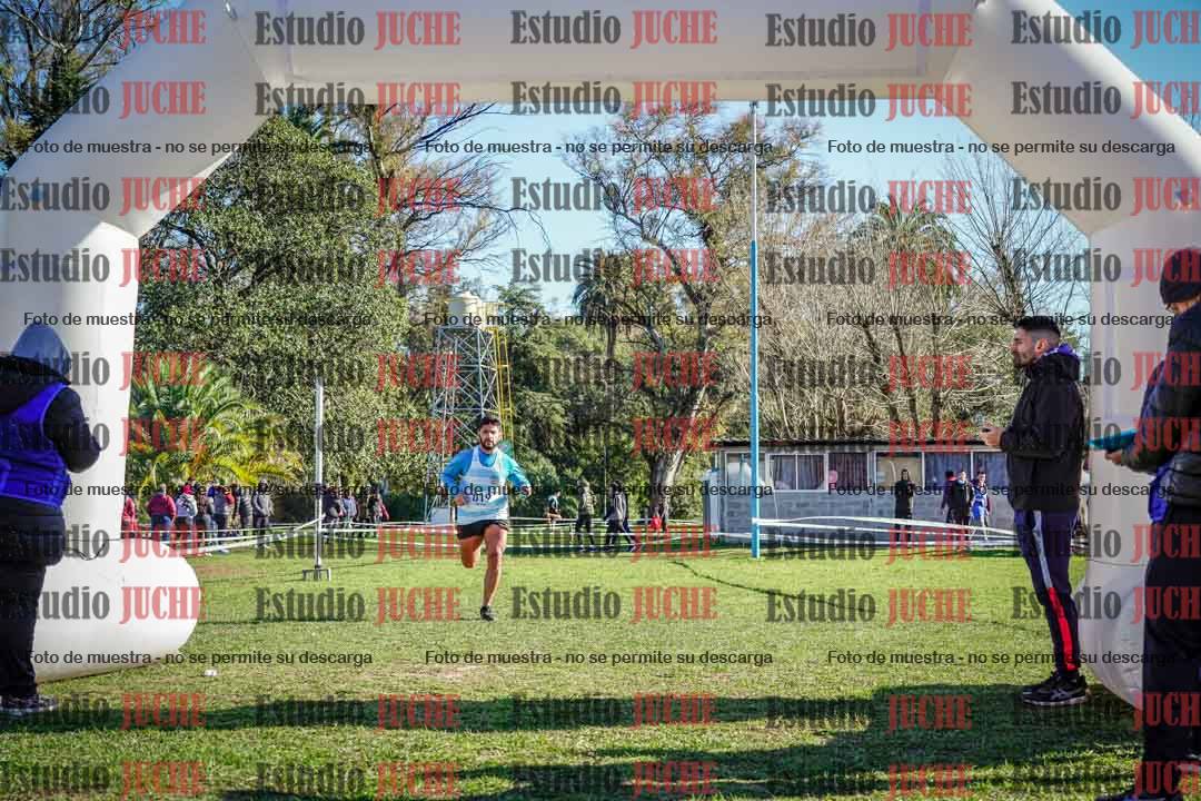 Fotos de la llegada del cross de 4000 m - varones