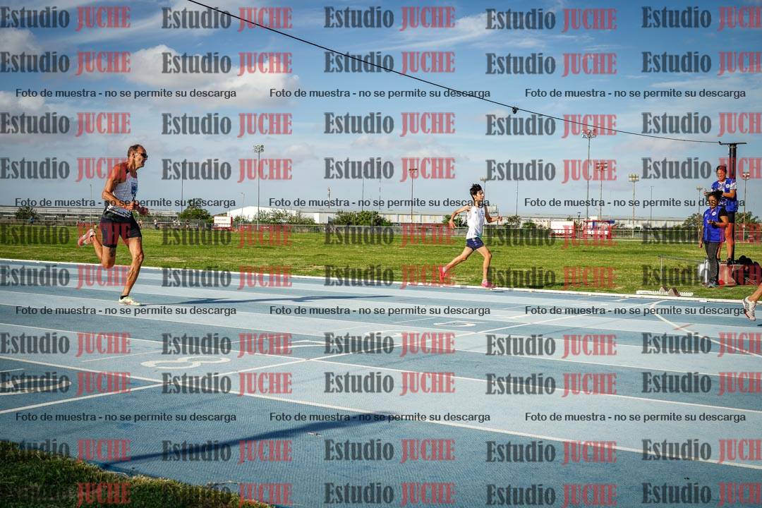 Fotos de los 400 m llanos de varones