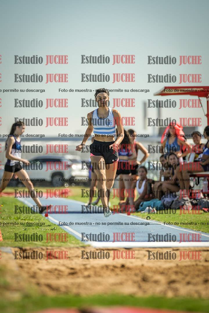 Fotos del salto en largo de mujeres - mayores