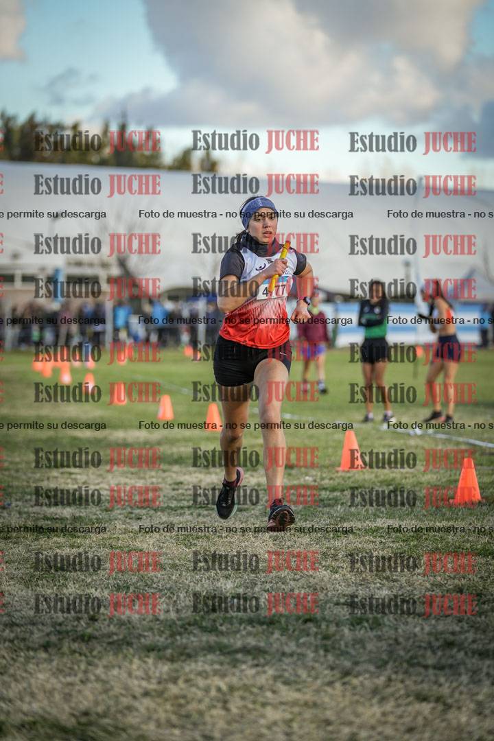 Fotos de la llegada de las postas 4 x 1000 m mixtas