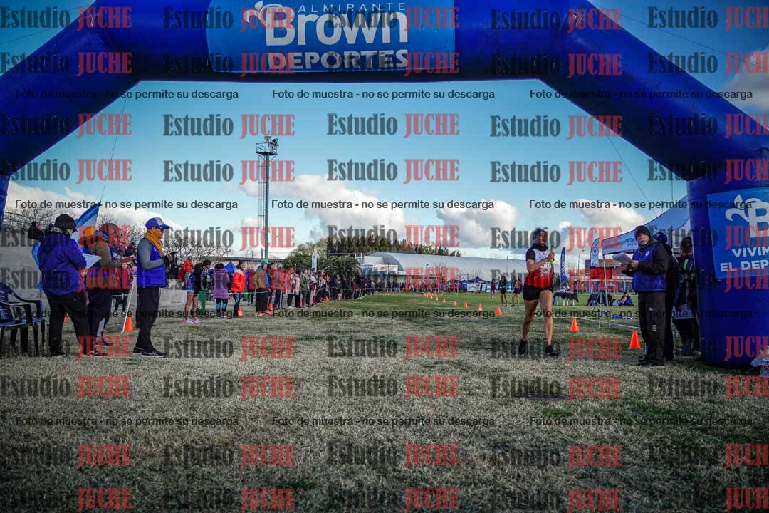 Fotos de la llegada de las postas 4 x 1000 m mixtas