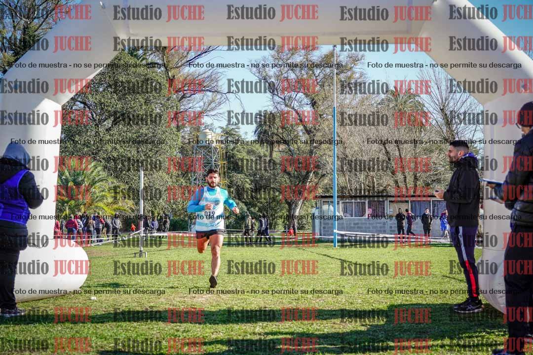 Fotos de la llegada del cross de 4000 m - varones