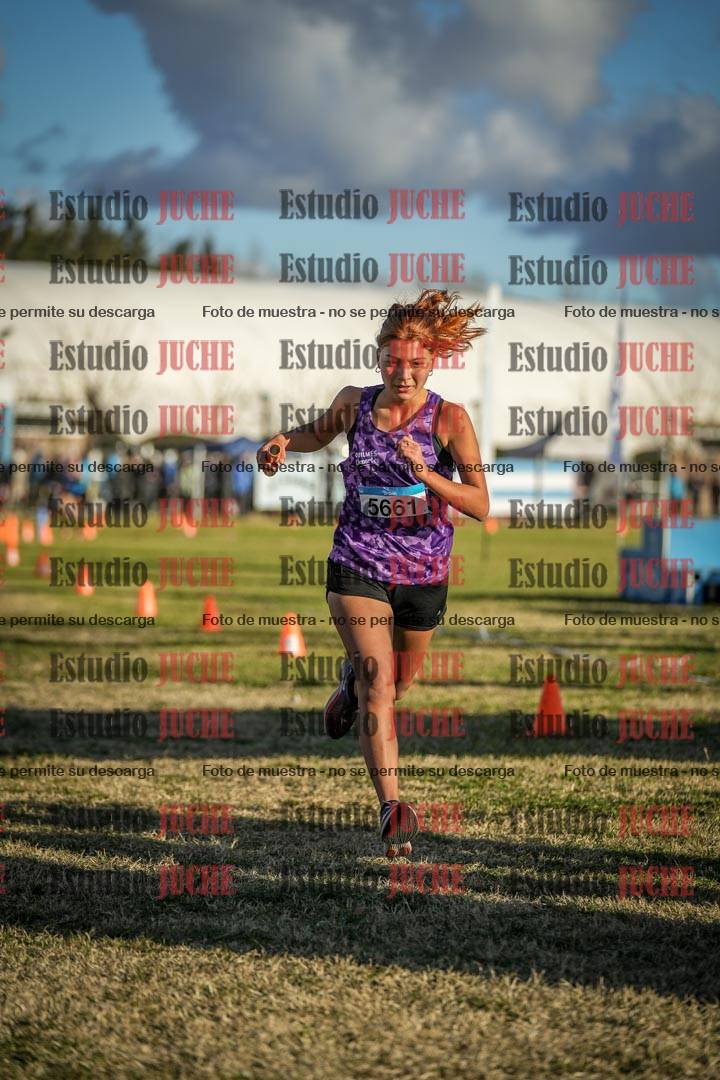 Fotos de la llegada de las postas 4 x 1000 m mixtas