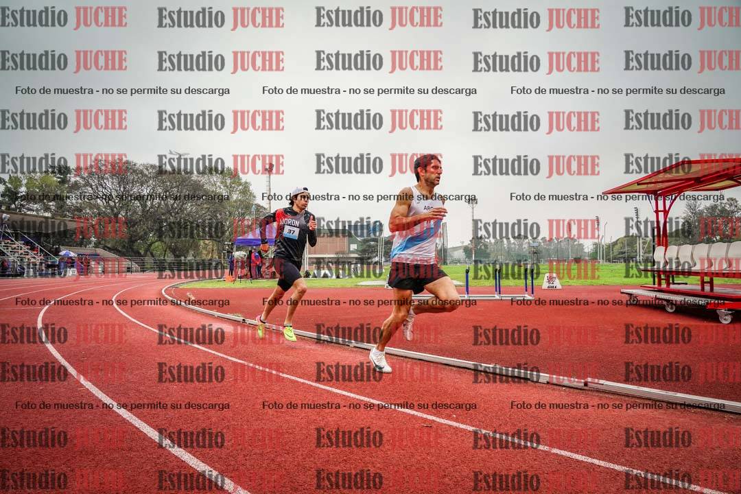 Fotos de los 800 m llanos de varones