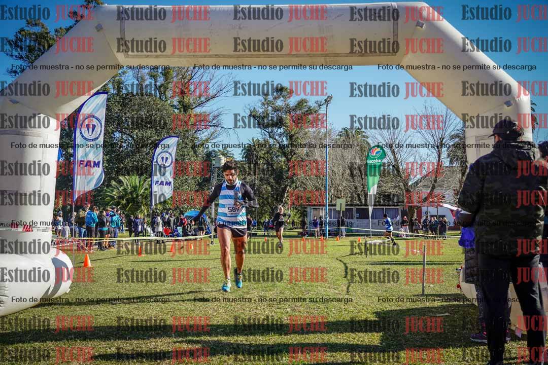Fotos de la llegada del cross de 4000 m - varones