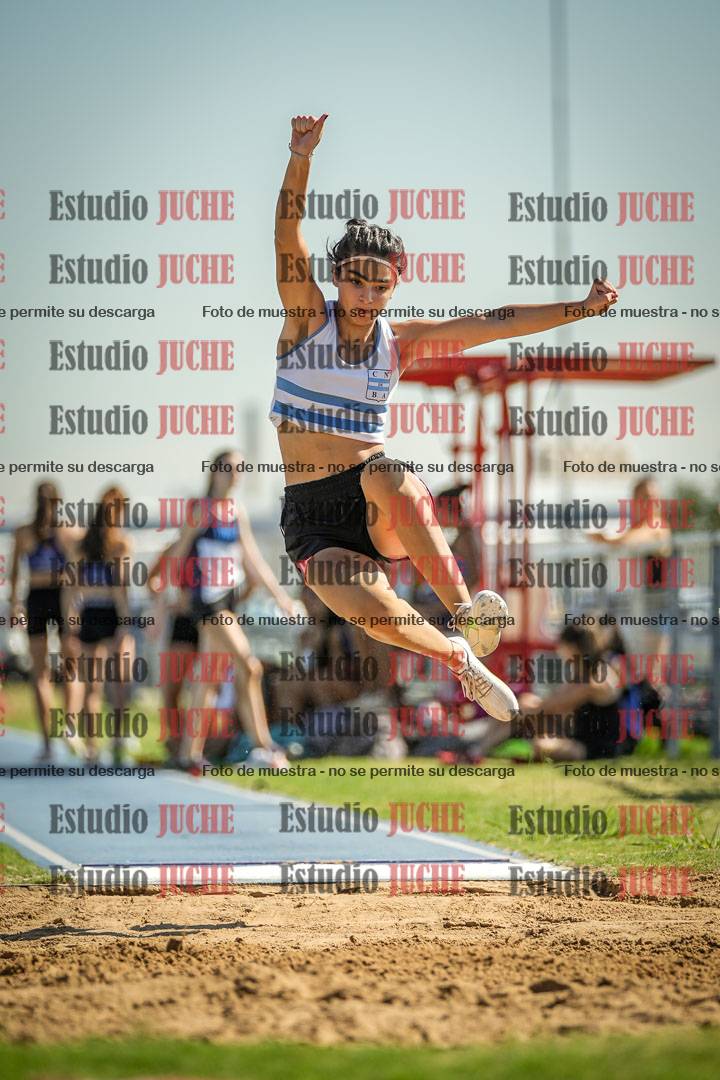 Fotos del salto en largo de mujeres - mayores