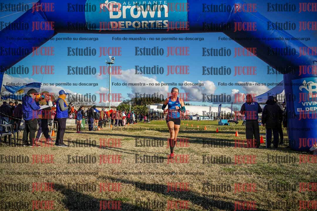 Fotos de la llegada de las postas 4 x 1000 m mixtas
