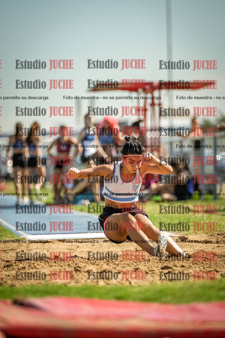 Fotos del salto en largo de mujeres - mayores