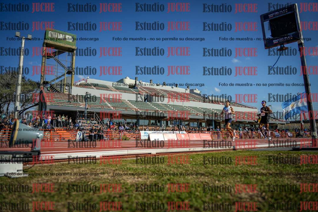 Fotos de los 400 m llanos de varones