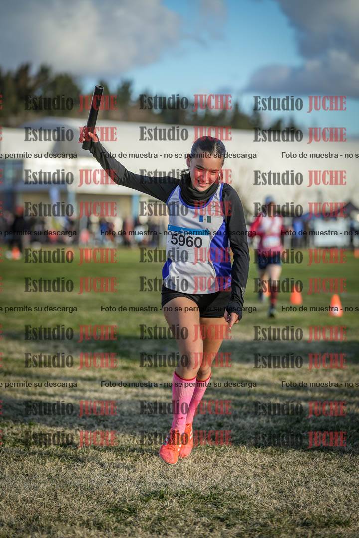 Fotos de la llegada de las postas 4 x 1000 m mixtas