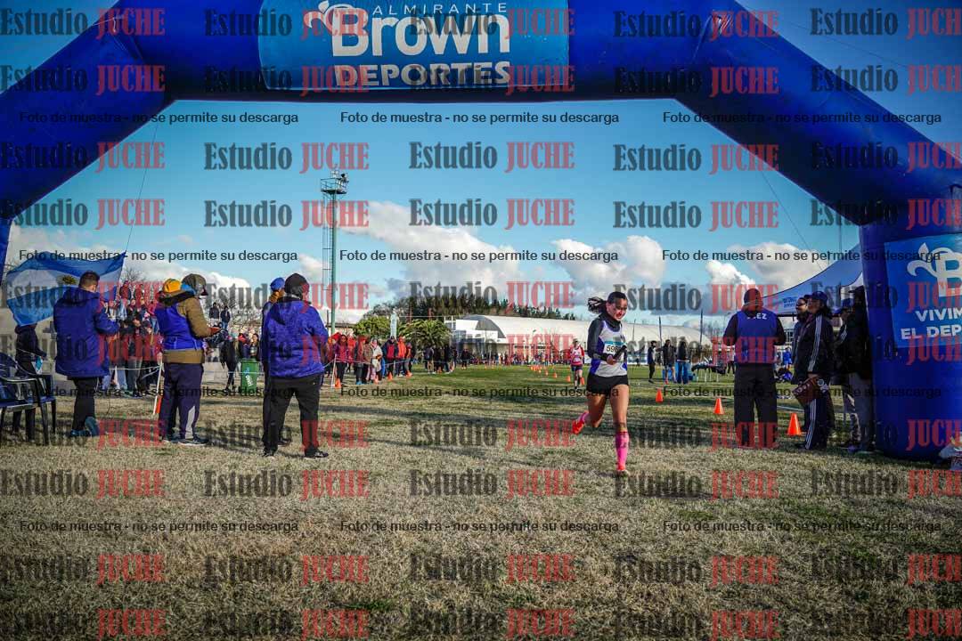 Fotos de la llegada de las postas 4 x 1000 m mixtas