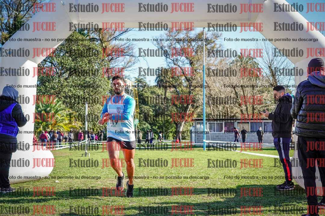 Fotos de la llegada del cross de 4000 m - varones