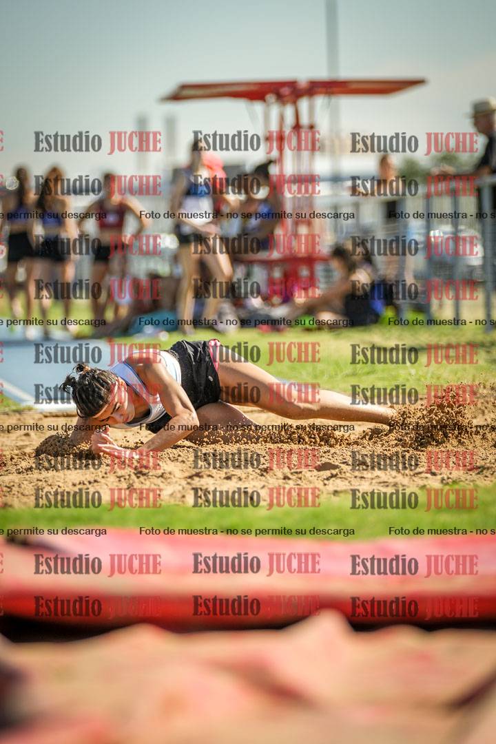 Fotos del salto en largo de mujeres - mayores