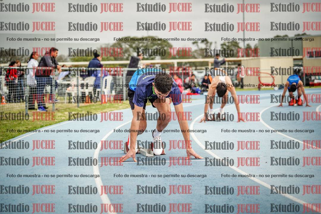Fotos de los 400 m llanos de varones