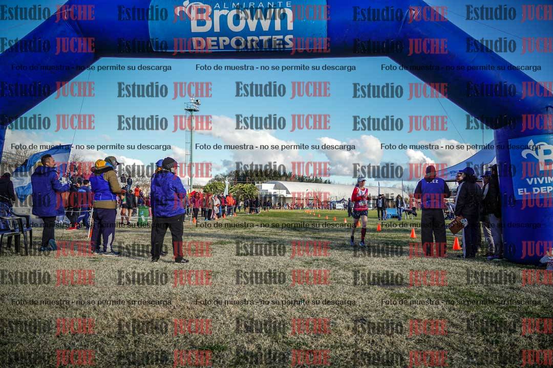 Fotos de la llegada de las postas 4 x 1000 m mixtas
