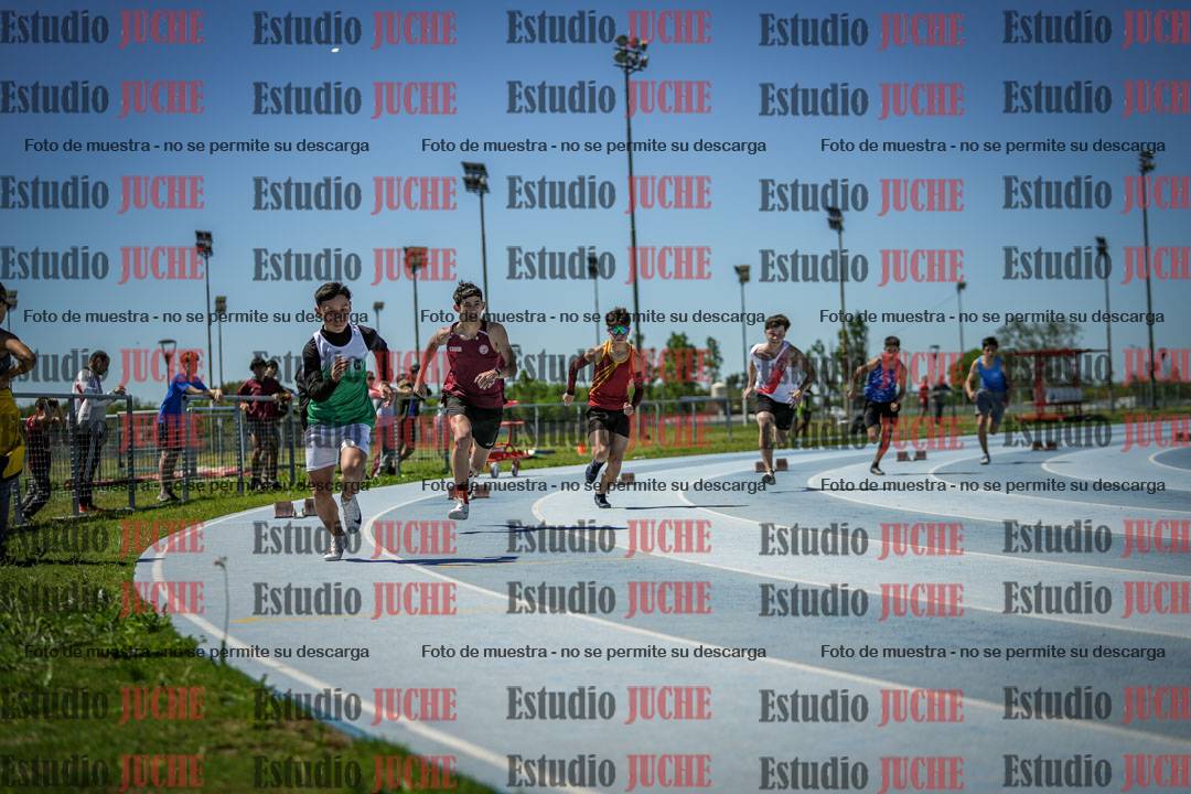 Fotos de los 200 m llanos de varones