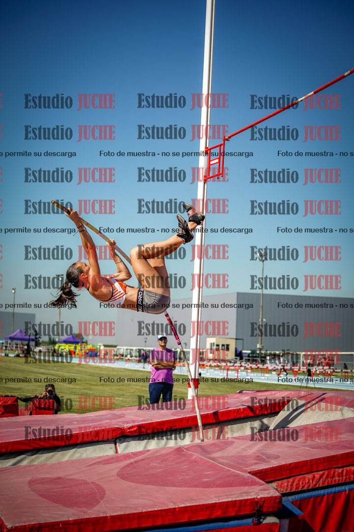Fotos del salto con garrocha de mujeres y varones