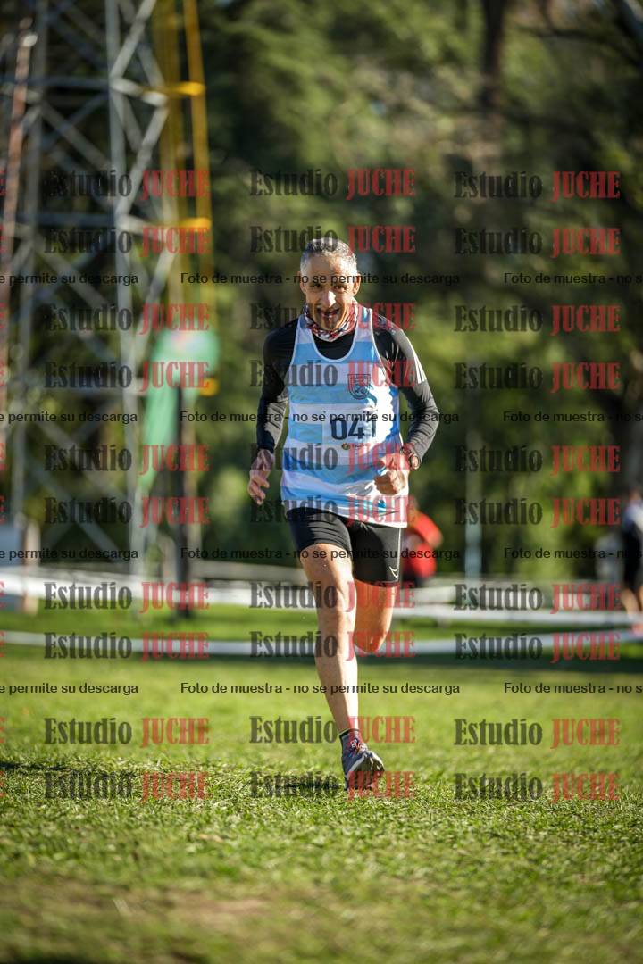 Fotos de la llegada del cross de 4000 m - varones