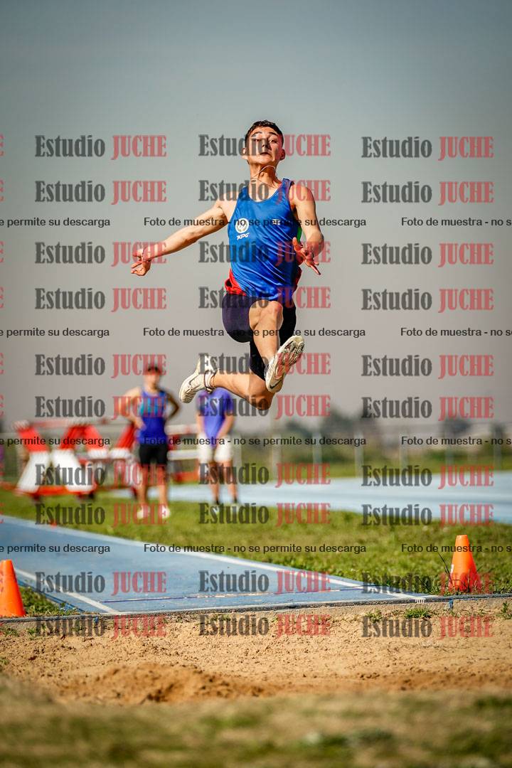 Fotos del salto en largo de varones