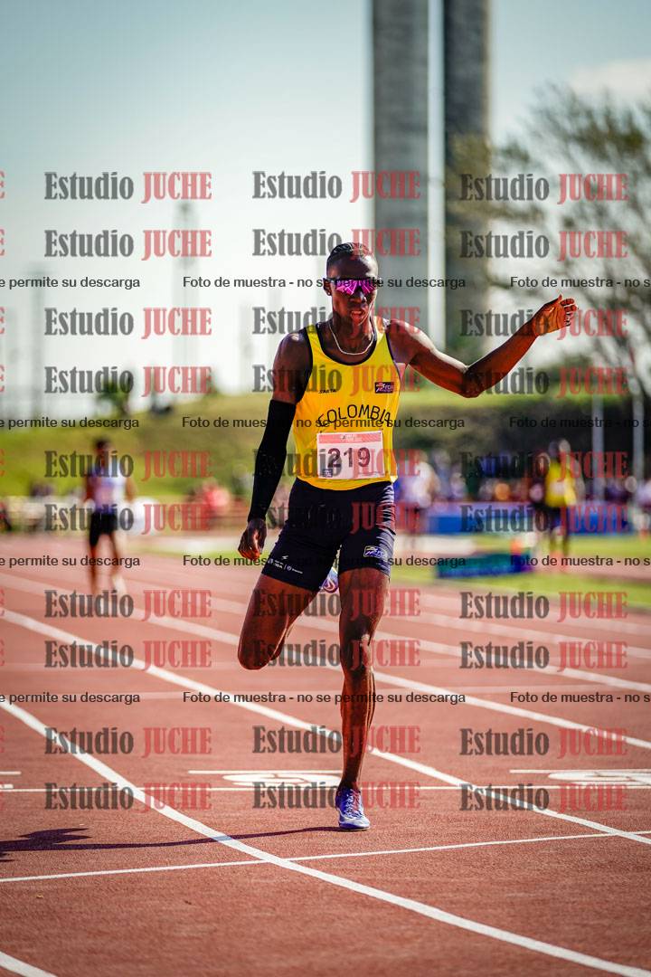 Fotos de los 400 m llanos de varones