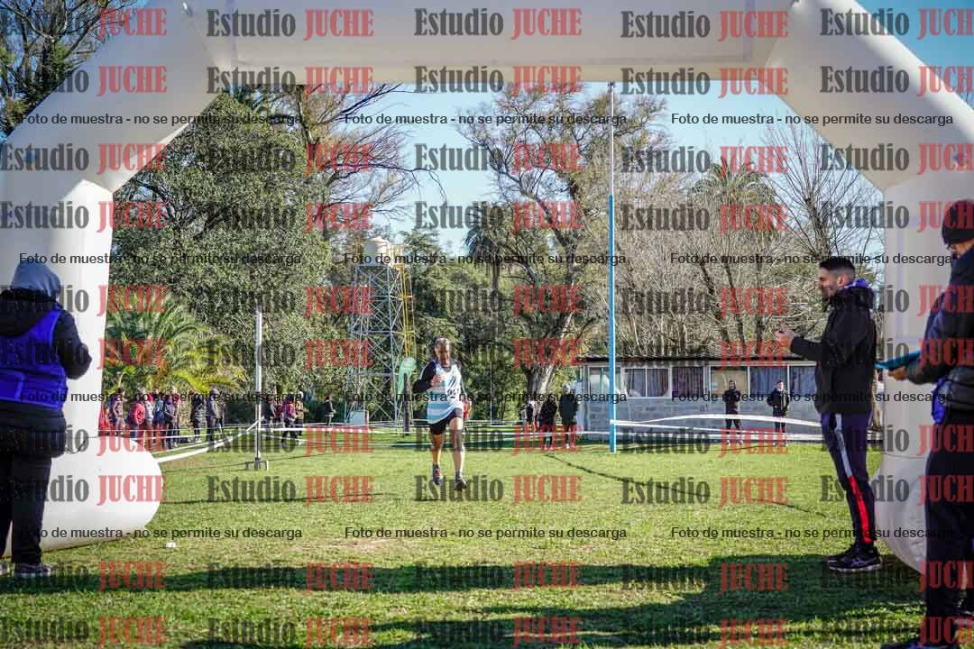 Fotos de la llegada del cross de 4000 m - varones