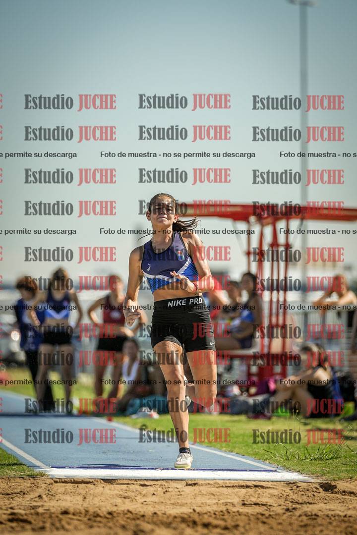 Fotos del salto en largo de mujeres - mayores
