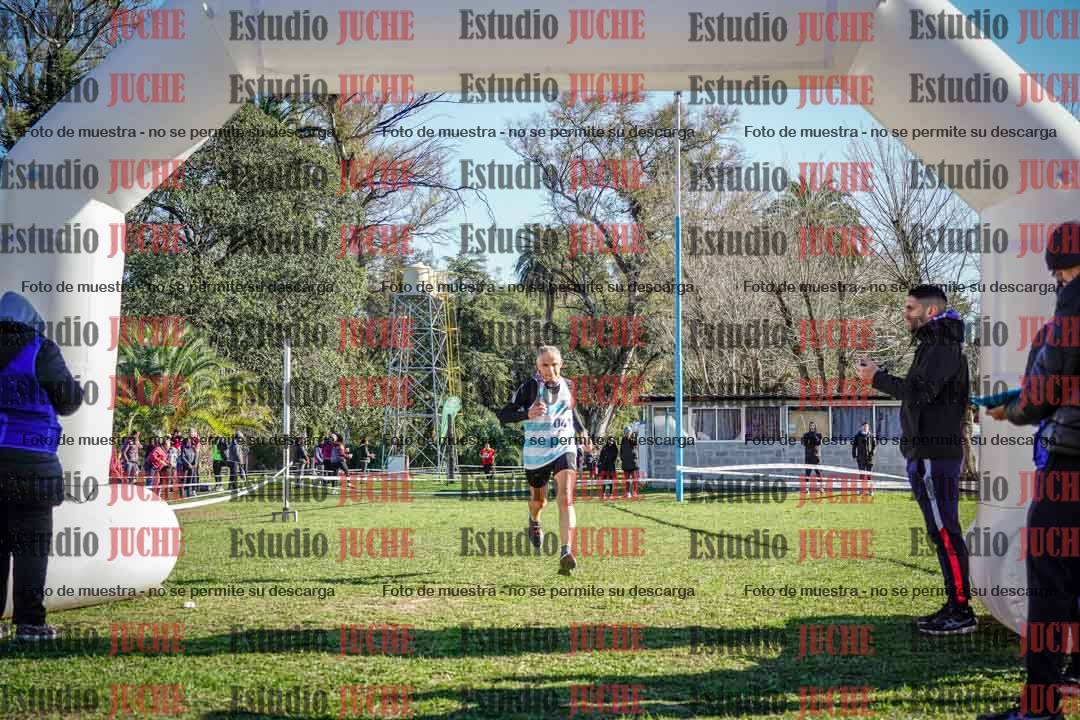 Fotos de la llegada del cross de 4000 m - varones