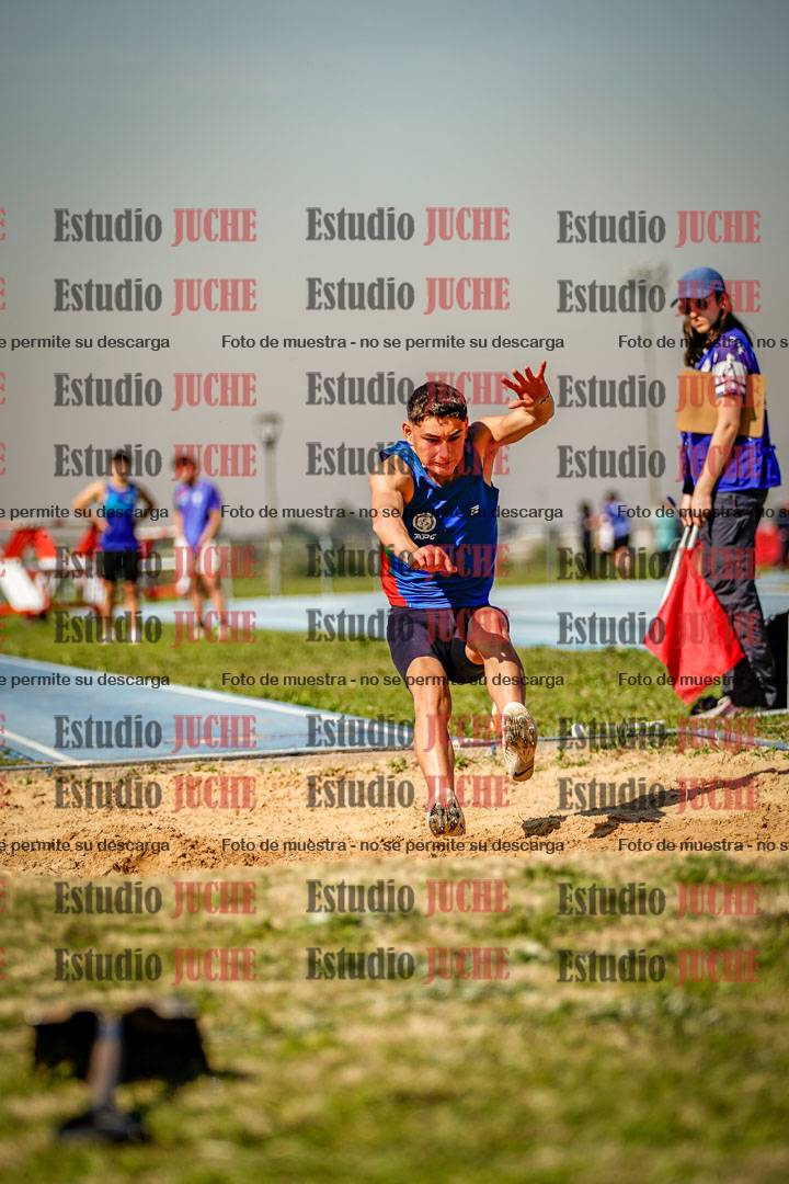 Fotos del salto en largo de varones