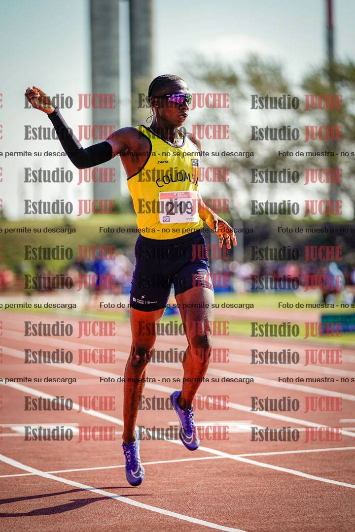 Fotos de los 400 m llanos de varones