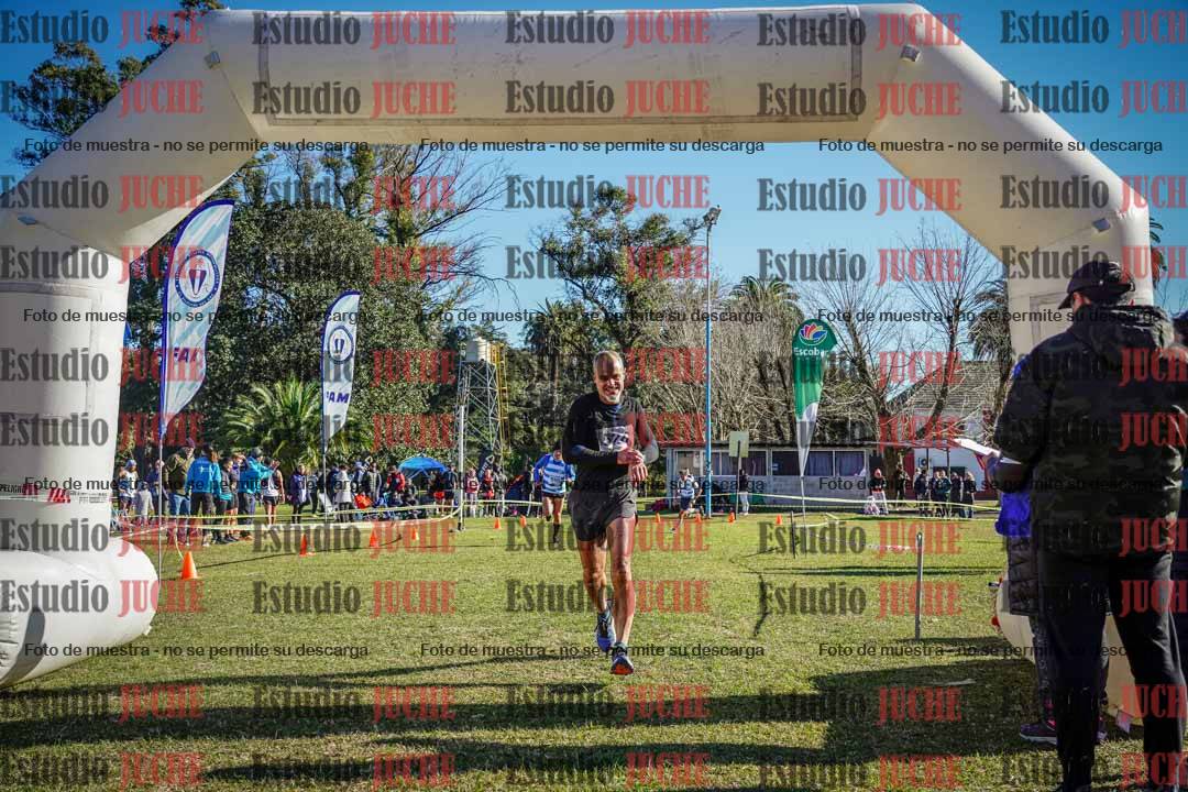 Fotos de la llegada del cross de 4000 m - varones
