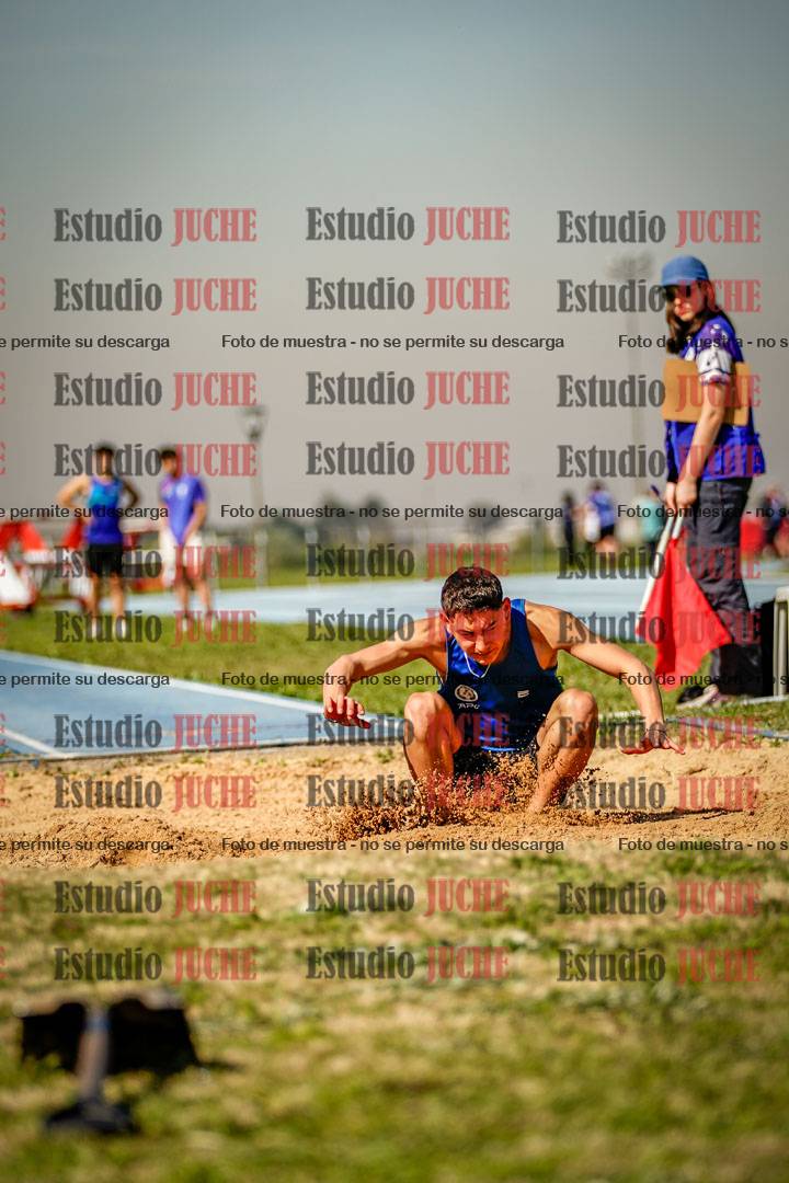 Fotos del salto en largo de varones