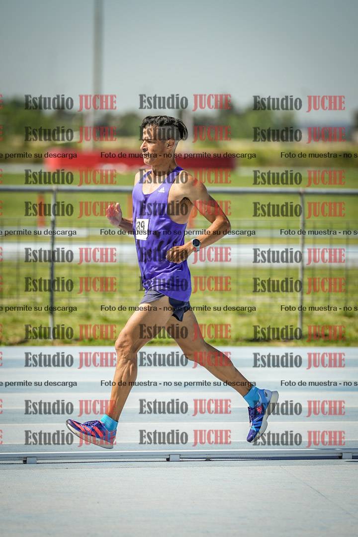 Fotos de los 5000 m de mujeres y varones - serie 2